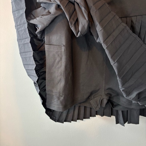 NWT Fabletics Large Short Hot Shot Pleated Mini Dress Romper Built in Bra Black - Picture 3 of 5